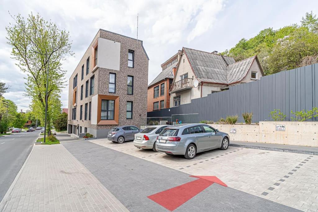 Sky Apartment With Free Parking And Balcony & Ac Kaunas Exterior foto