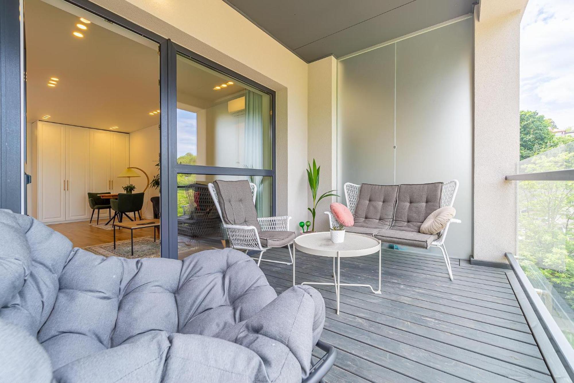 Sky Apartment With Free Parking And Balcony & Ac Kaunas Exterior foto